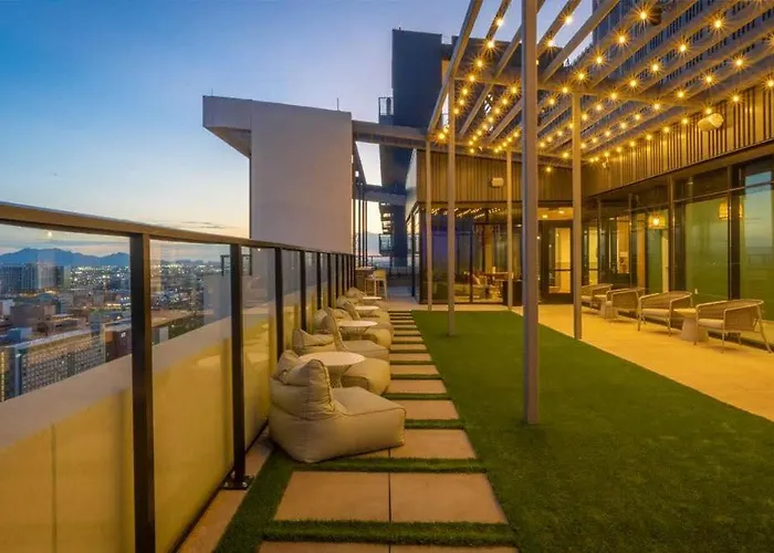 Boulevard Modern Highrise Stu Sky Pool Parking Gym 09 *