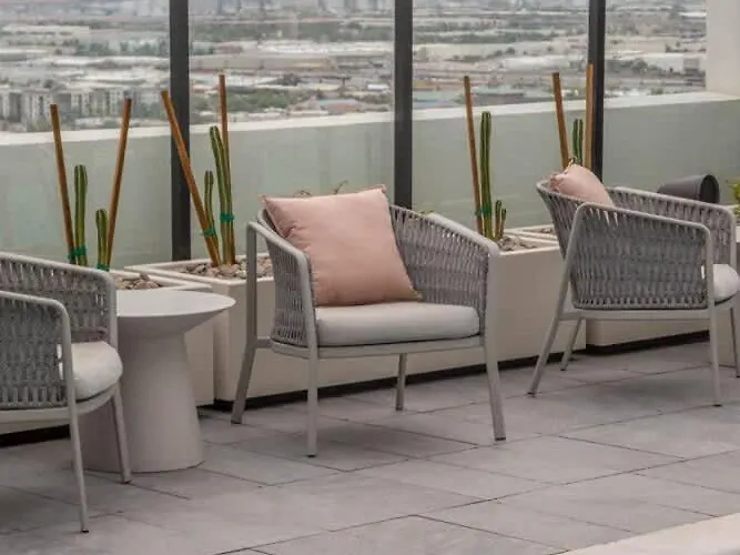 Boulevard Modern Highrise Stu Sky Pool Parking Gym 09